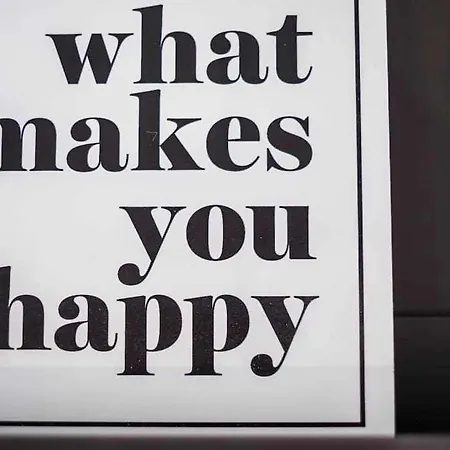 The Black House In * アデヘ