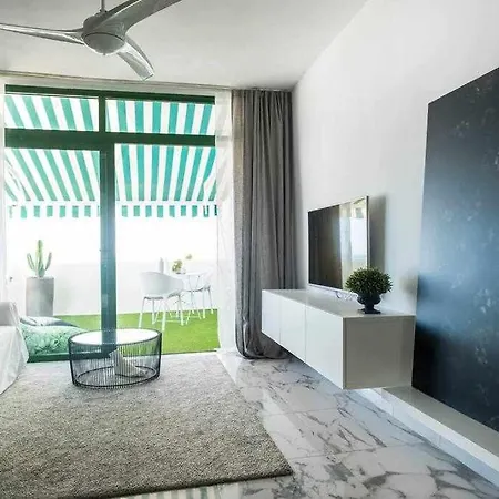 The Black House In アパート