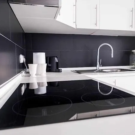 The Black House In アパート *