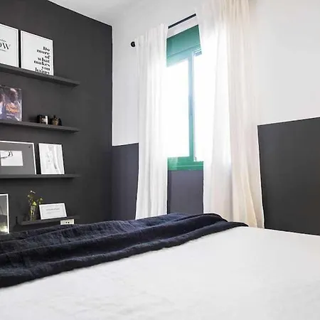 アパート The Black House In *