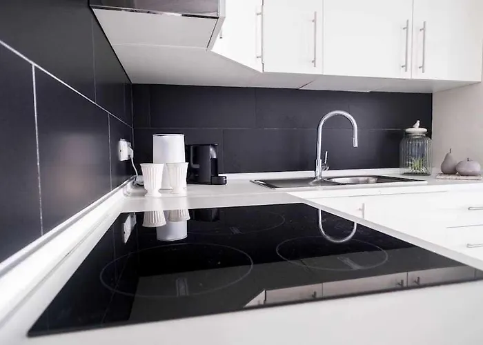 The Black House In Daire *