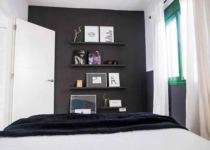 Daire The Black House In