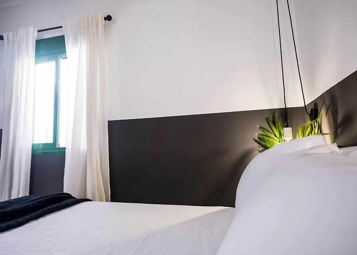 Апартаменты The Black House In Адехе