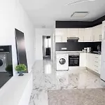 Daire The Black House In *