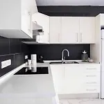 The Black House In 公寓