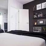 公寓 The Black House In *