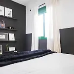 公寓 The Black House In *
